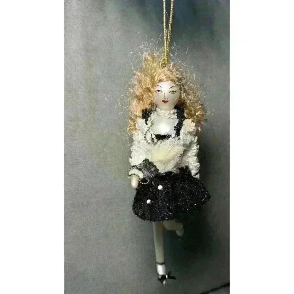 Vintage fabulous elegant Italian glass lady ornament‎ Bloomingdale's Marshall